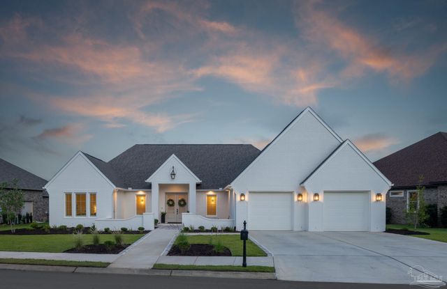 5677 Highland Lake Dr, Milton, FL 32583