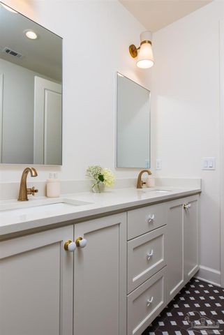 5677 Highland Lake Dr, Milton, FL 32583