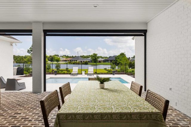 5677 Highland Lake Dr, Milton, FL 32583