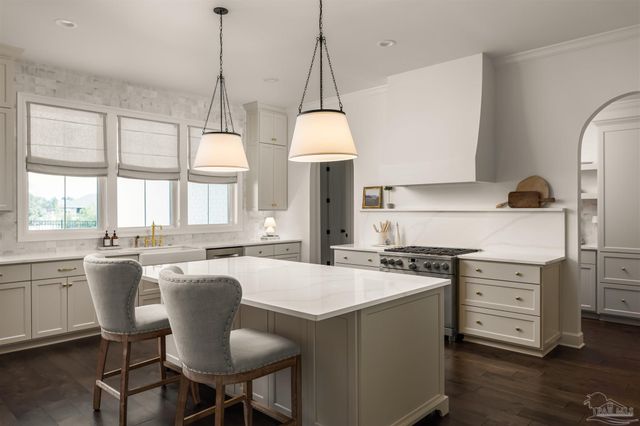 5677 Highland Lake Dr, Milton, FL 32583