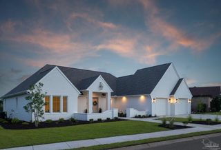 5677 Highland Lake Dr, Milton, FL 32583