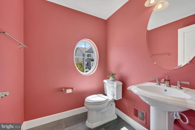 8909 ENGLEWOOD FARMS DR, Manassas, VA 20112