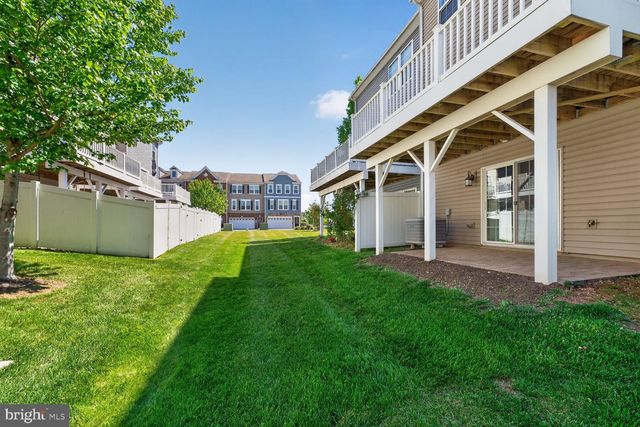 8909 ENGLEWOOD FARMS DR, Manassas, VA 20112