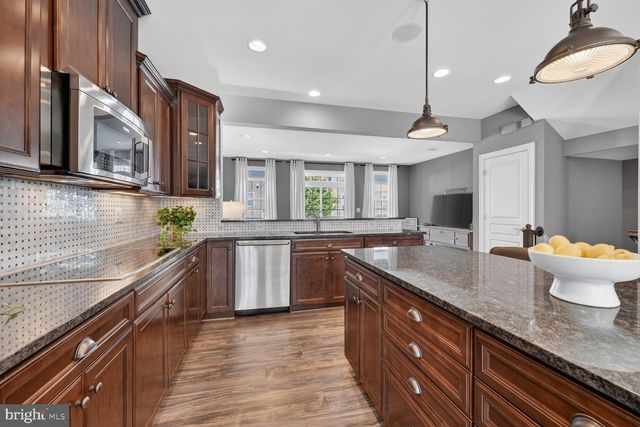 8909 ENGLEWOOD FARMS DR, Manassas, VA 20112