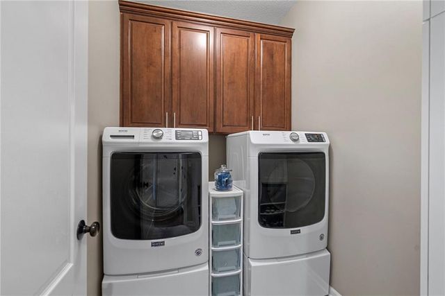 7715 W 144 Terrace, Overland Park, KS 66223