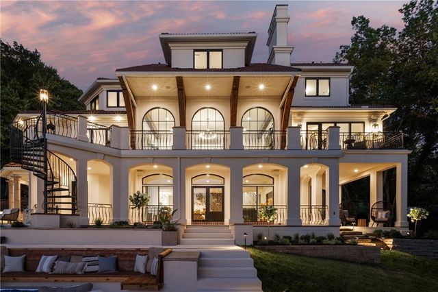 17040 S Highland Ridge Drive, Loch Lloyd, MO 64012