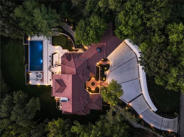 17040 S Highland Ridge Drive, Loch Lloyd, MO 64012