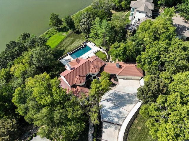 17040 S Highland Ridge Drive, Loch Lloyd, MO 64012