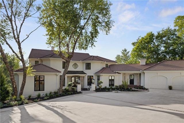 17040 S Highland Ridge Drive, Loch Lloyd, MO 64012