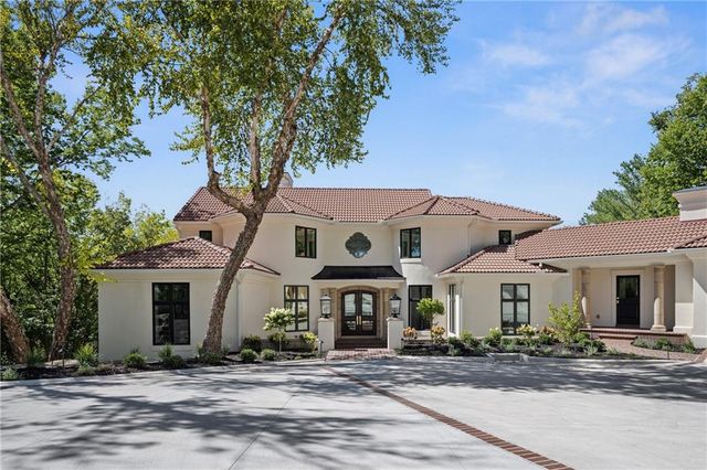 17040 S Highland Ridge Drive, Loch Lloyd, MO 64012