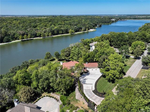 17040 S Highland Ridge Drive, Loch Lloyd, MO 64012