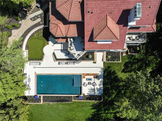 17040 S Highland Ridge Drive, Loch Lloyd, MO 64012