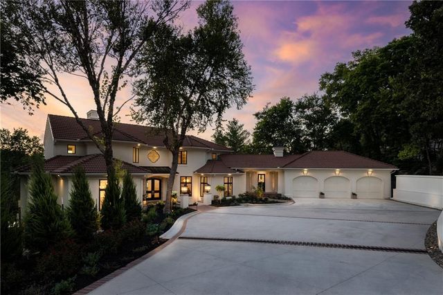 17040 S Highland Ridge Drive, Loch Lloyd, MO 64012