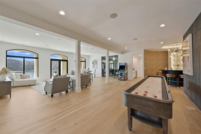 17040 S Highland Ridge Drive, Loch Lloyd, MO 64012