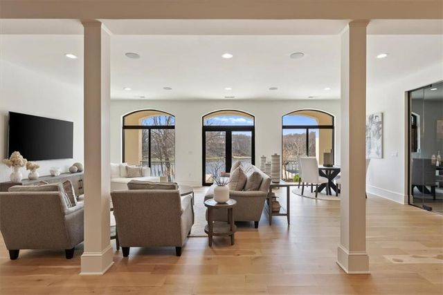 17040 S Highland Ridge Drive, Loch Lloyd, MO 64012