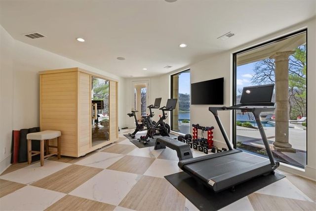 17040 S Highland Ridge Drive, Loch Lloyd, MO 64012