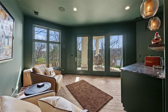17040 S Highland Ridge Drive, Loch Lloyd, MO 64012
