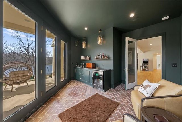17040 S Highland Ridge Drive, Loch Lloyd, MO 64012