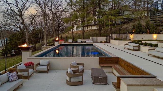 17040 S Highland Ridge Drive, Loch Lloyd, MO 64012