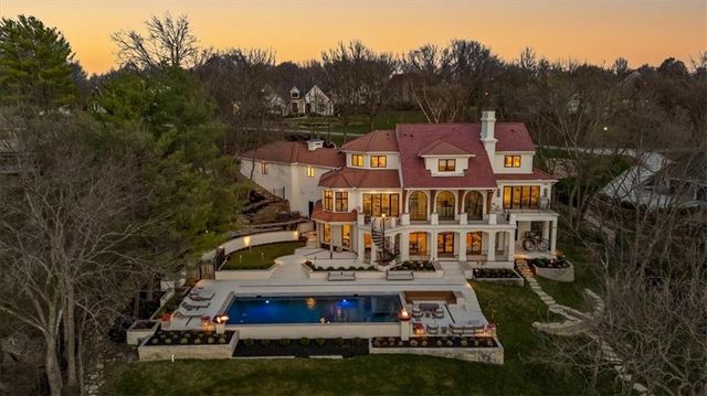 17040 S Highland Ridge Drive, Loch Lloyd, MO 64012