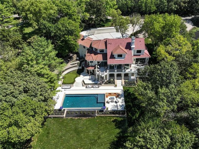 17040 S Highland Ridge Drive, Loch Lloyd, MO 64012