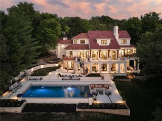 17040 S Highland Ridge Drive, Loch Lloyd, MO 64012