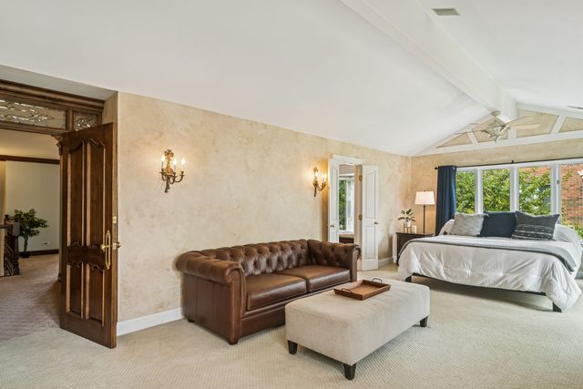 1653 N Belmont Court, Arlington Heights, IL 60004