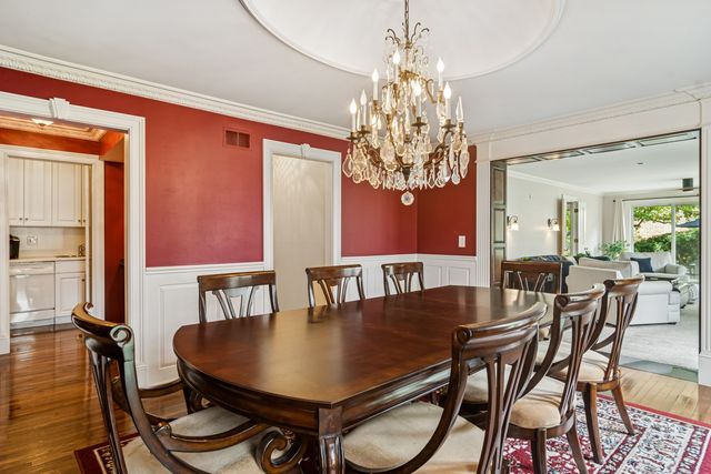 1653 N Belmont Court, Arlington Heights, IL 60004