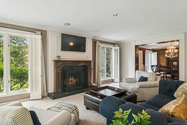 1653 N Belmont Court, Arlington Heights, IL 60004