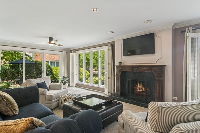 1653 N Belmont Court, Arlington Heights, IL 60004