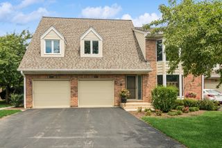 1653 N Belmont Court, Arlington Heights, IL 60004
