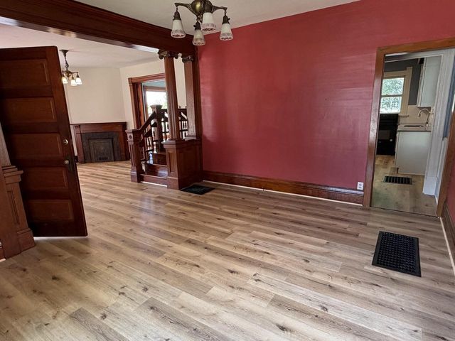 21 N Atwood Avenue, Janesville, WI 53548