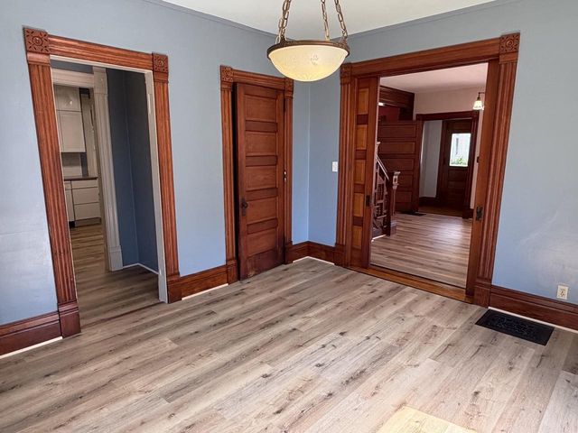 21 N Atwood Avenue, Janesville, WI 53548