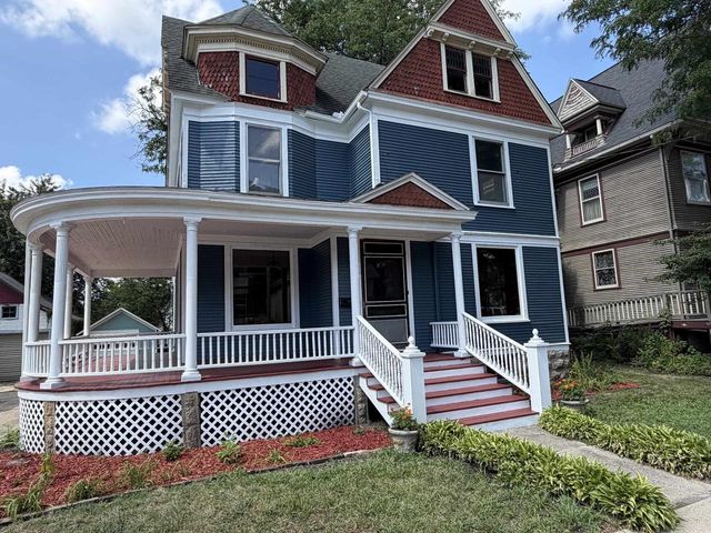 21 N Atwood Avenue, Janesville, WI 53548