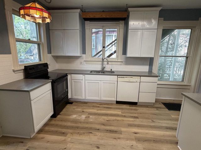 21 N Atwood Avenue, Janesville, WI 53548