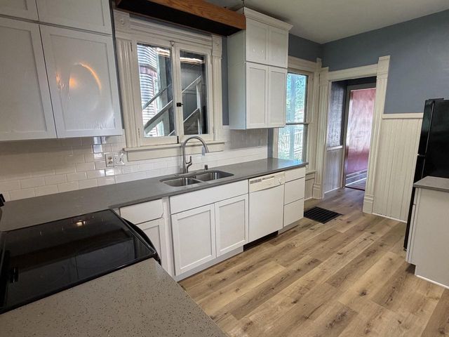 21 N Atwood Avenue, Janesville, WI 53548