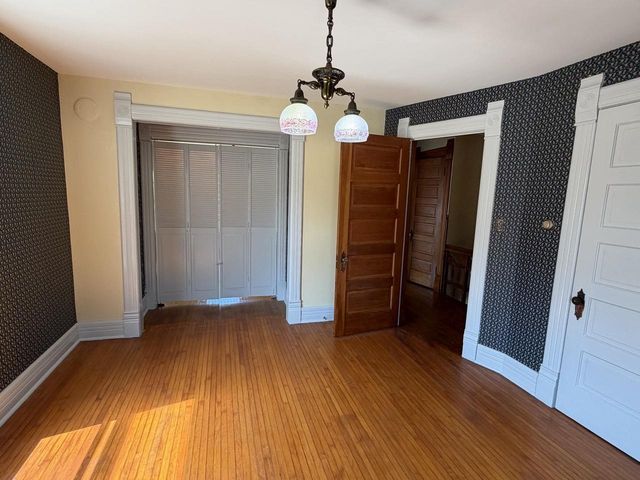 21 N Atwood Avenue, Janesville, WI 53548