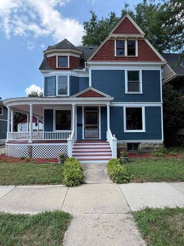 21 N Atwood Avenue, Janesville, WI 53548