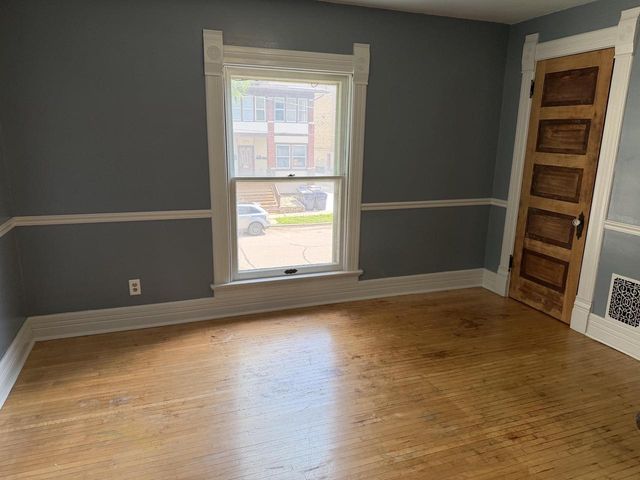 21 N Atwood Avenue, Janesville, WI 53548