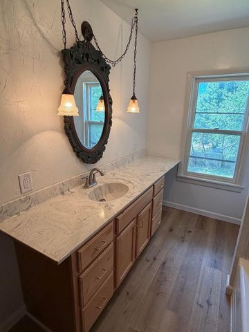 21 N Atwood Avenue, Janesville, WI 53548