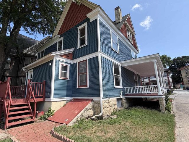 21 N Atwood Avenue, Janesville, WI 53548