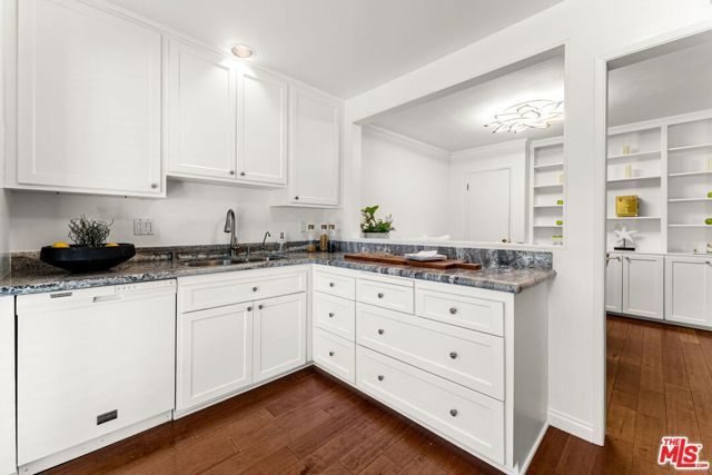 922 14th Sreet 111, Santa Monica, CA 90403