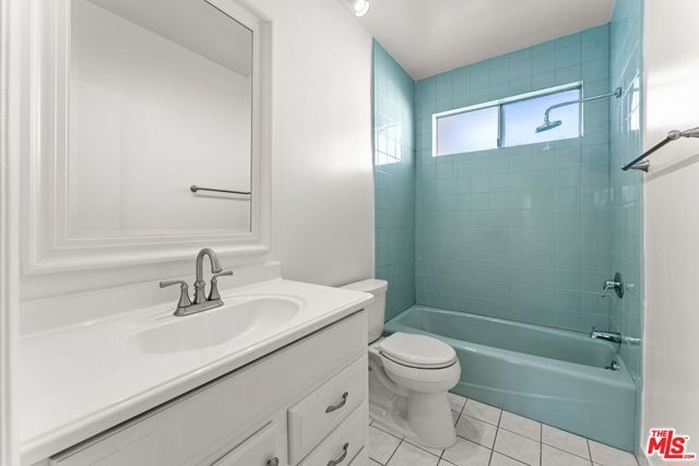 922 14th Sreet 111, Santa Monica, CA 90403