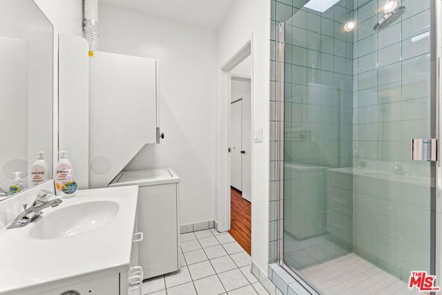 922 14th Sreet 111, Santa Monica, CA 90403