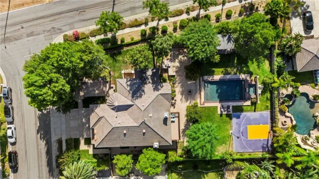 605 Jocelyn Shelby Way, Corona, CA 92881