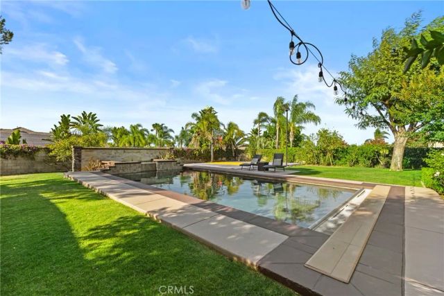 605 Jocelyn Shelby Way, Corona, CA 92881