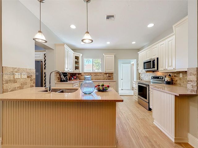 1029 Harrison Street, Hollywood, FL 33019