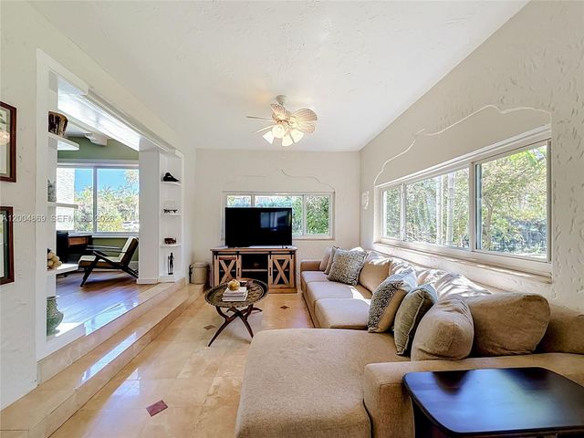 1029 Harrison Street, Hollywood, FL 33019
