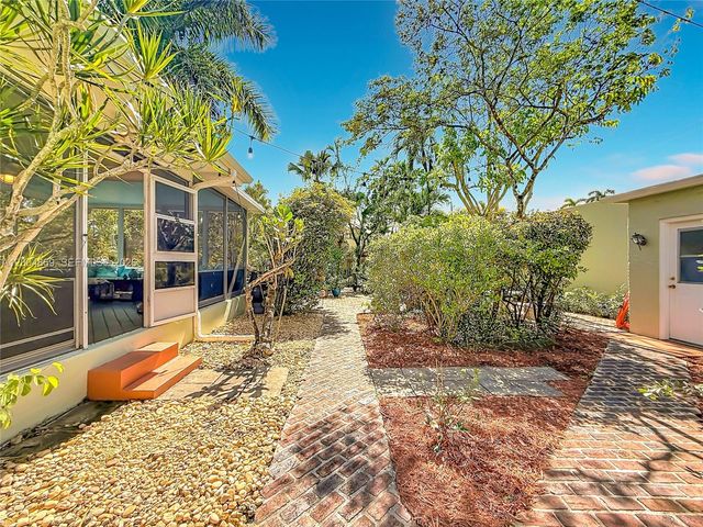 1029 Harrison Street, Hollywood, FL 33019