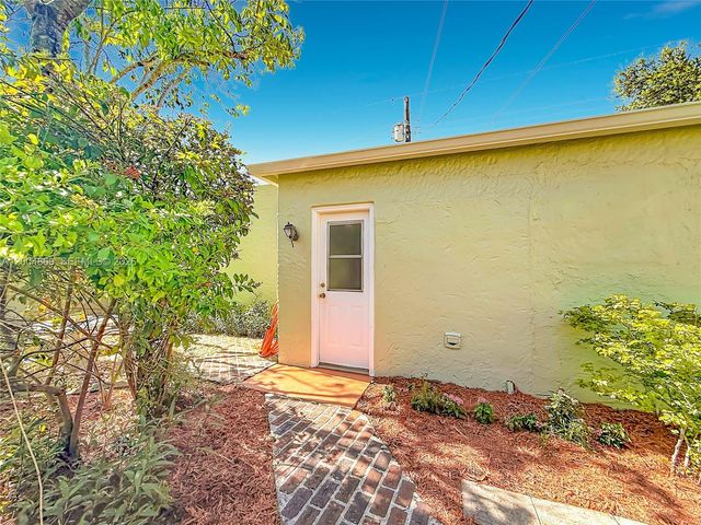 1029 Harrison Street, Hollywood, FL 33019